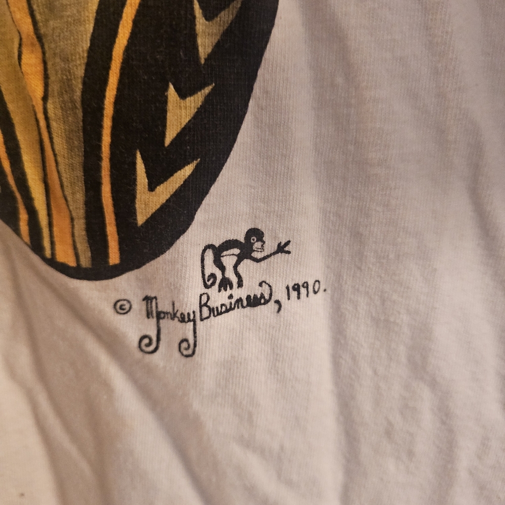3/20.00. Vintage Monkey Business Tshirt - Picture 5 of 7
